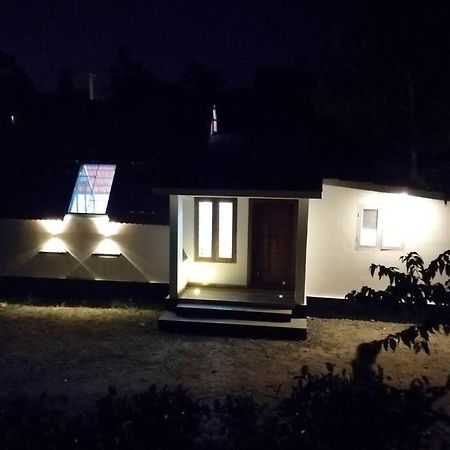 Farmstay In ചില്ലുകൂടാരം At Les Domki Et Al. 瓦加蒙 外观 照片