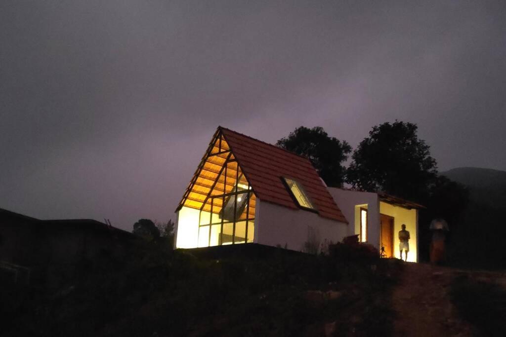 Farmstay In ചില്ലുകൂടാരം At Les Domki Et Al. 瓦加蒙 外观 照片