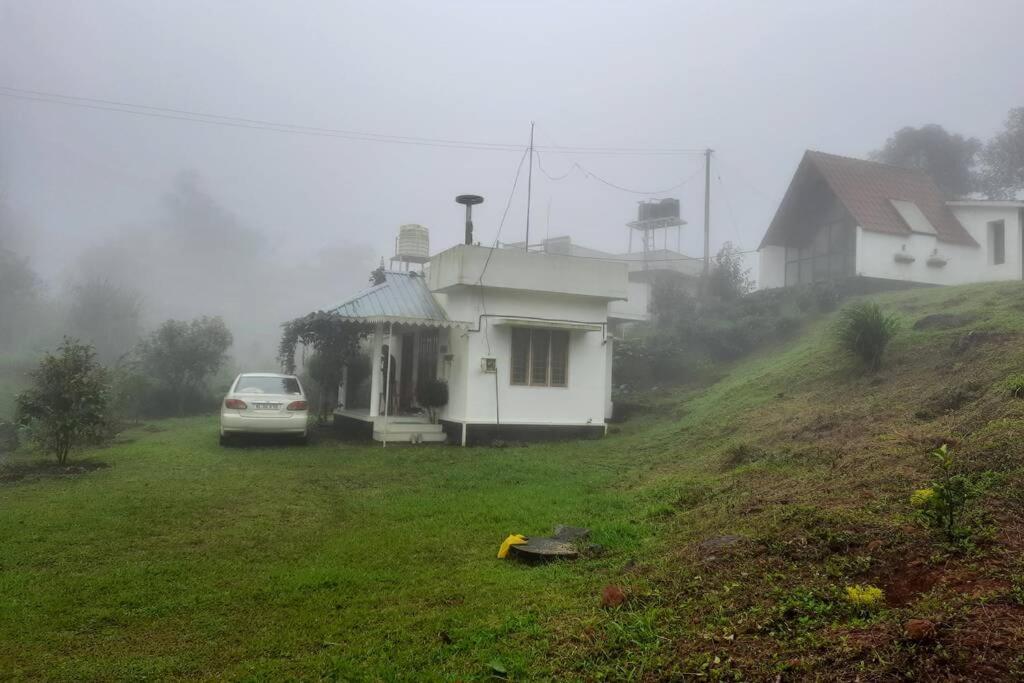 Farmstay In ചില്ലുകൂടാരം At Les Domki Et Al. 瓦加蒙 外观 照片
