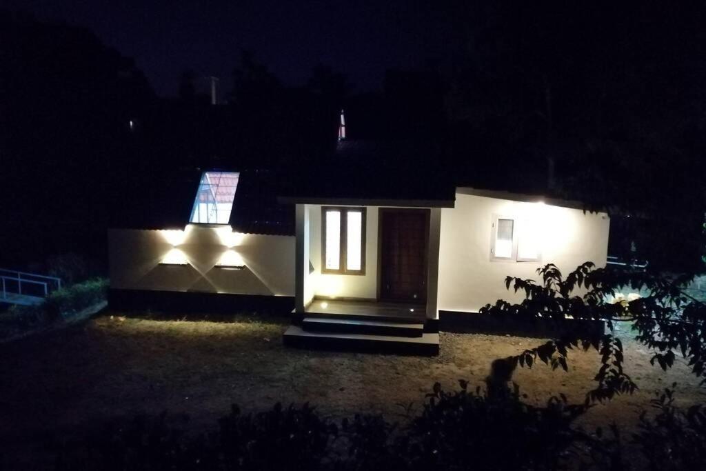 Farmstay In ചില്ലുകൂടാരം At Les Domki Et Al. 瓦加蒙 外观 照片